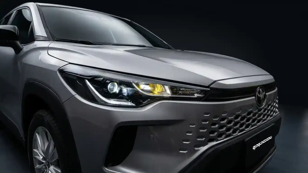 Corolla Cross hybrid 2026 - front lights